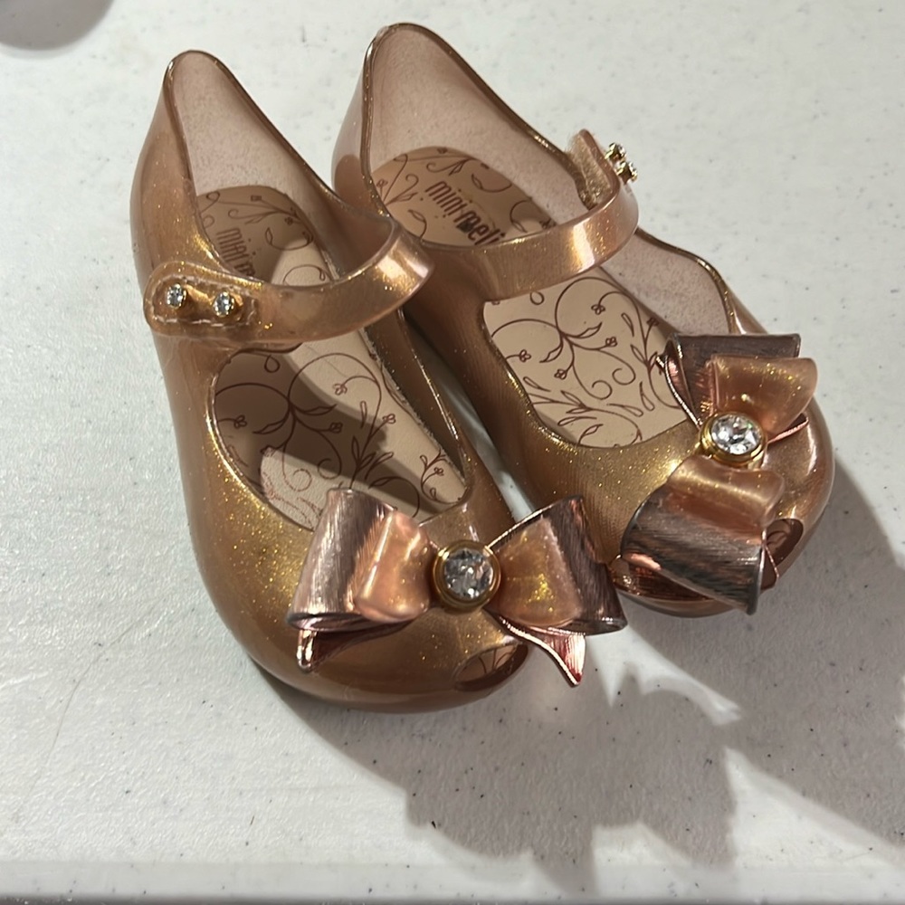 EUC Mini Melissa Rose Gold Girl Shoes Size 7 LIKE NEW!